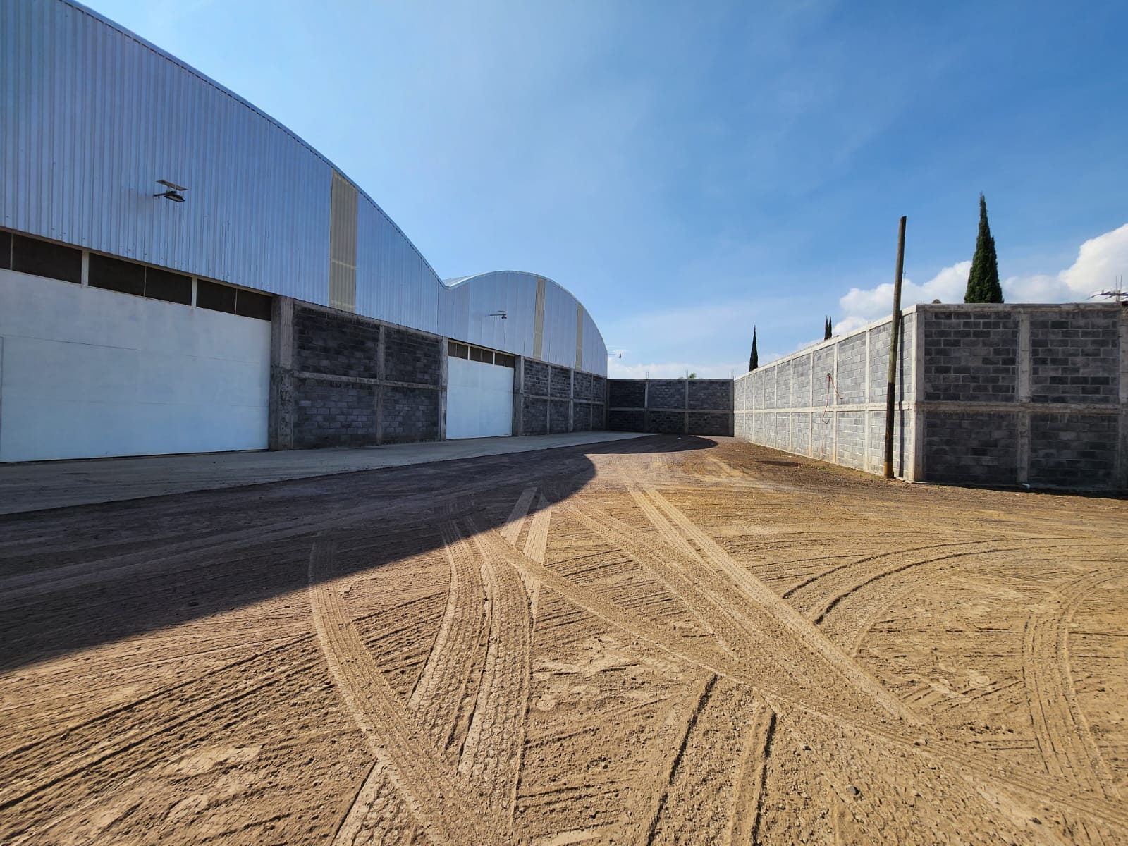 SE RENTAN NAVES/BODEGAS INDUSTRIALES