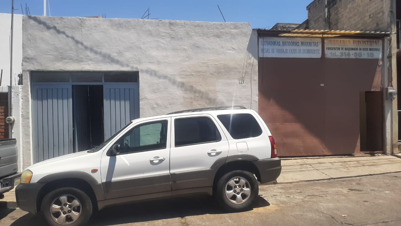 VENTA BODEGA GRANDE A UNA CUADRA DE BUCARELI