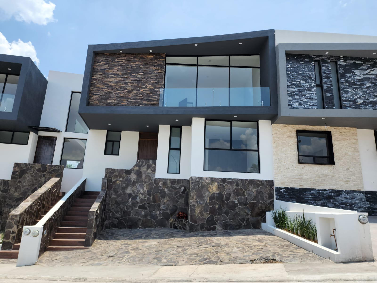 CASA NUEVA EN FRACCIONAMIENTO LOMA ALTA TRES MARÍAS